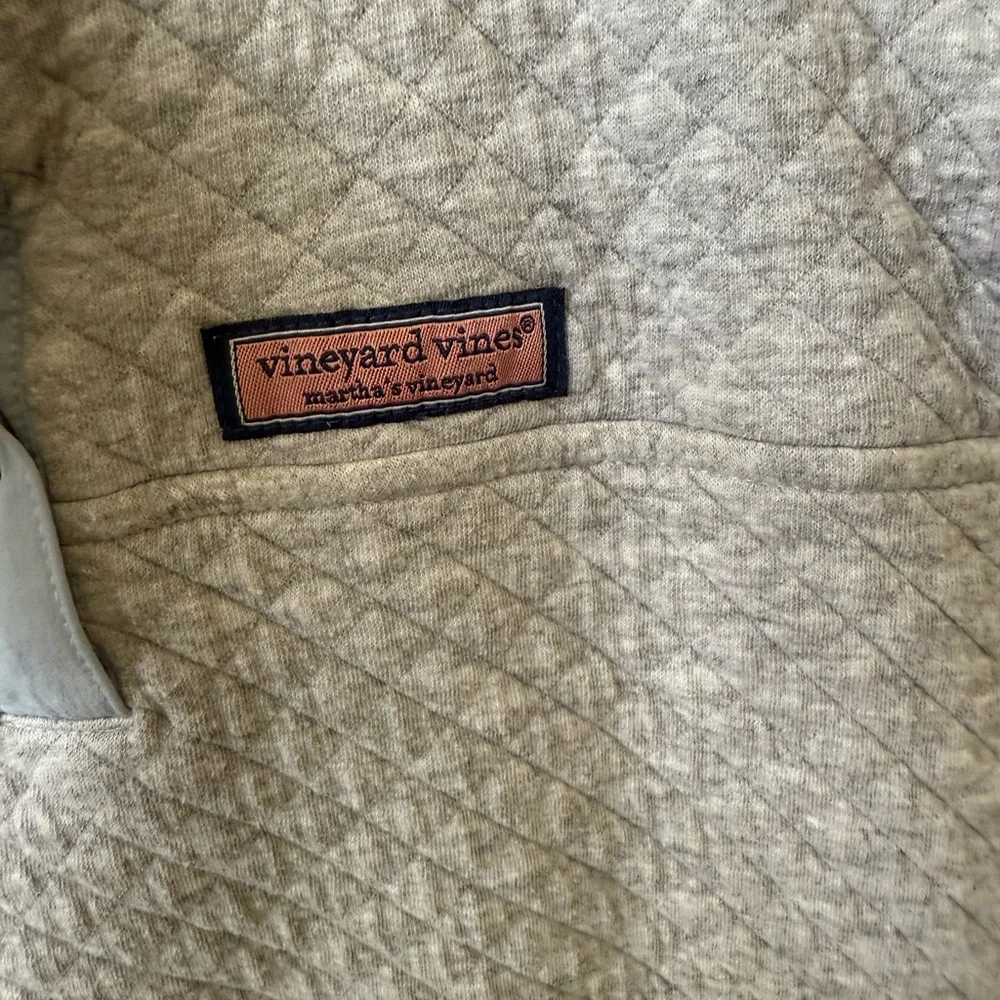 Vineyard Vines Light Gray Quilted Pullover with Light Blue Trim